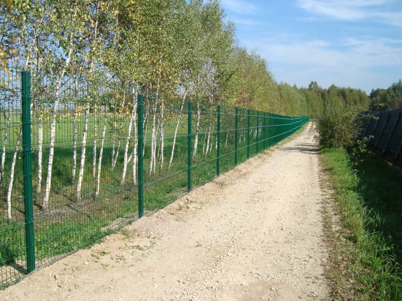 Сетчатый забор DoorHan в Магадане с установкой