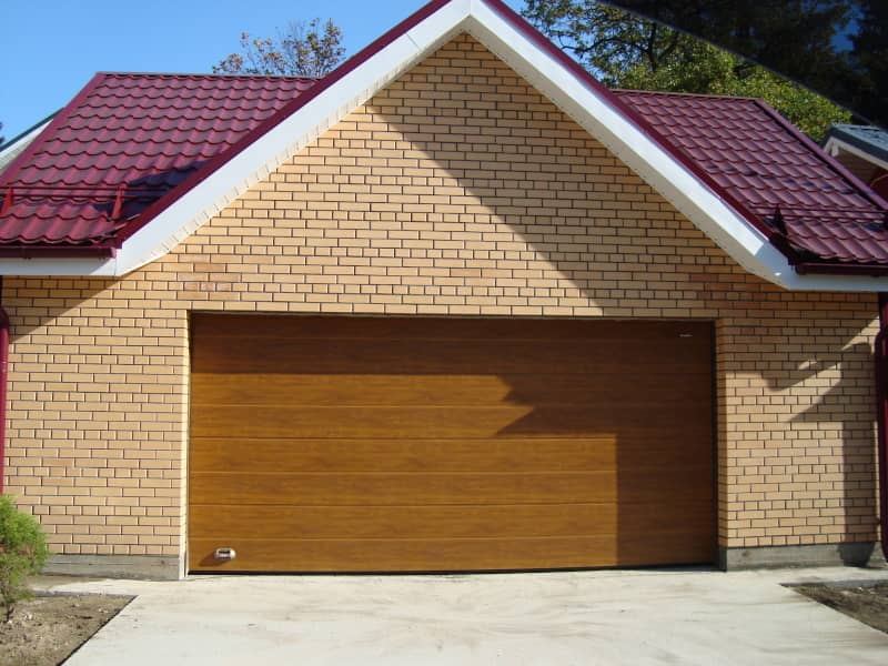 Секционные ворота DoorHan в Магадане с установкой