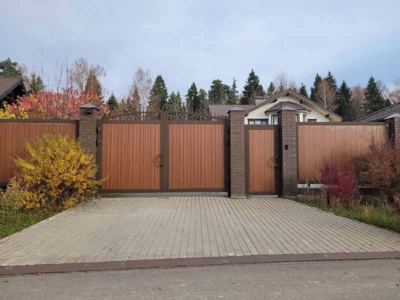 Уличные ворота DoorHan в Магадане с установкой